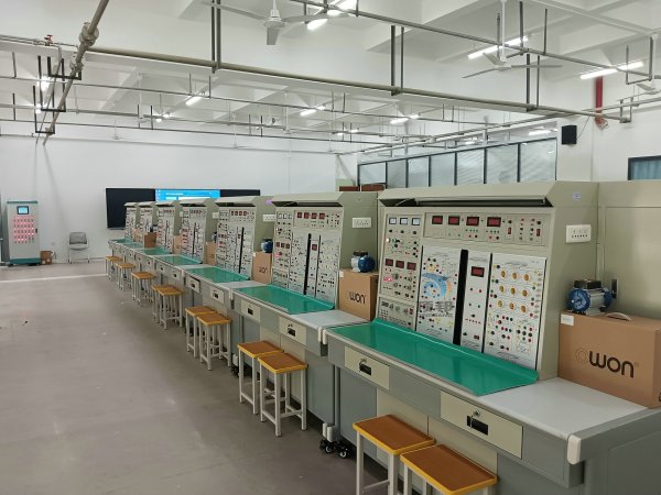 電工技術(shù)實(shí)驗(yàn)裝置(電工技術(shù)實(shí)驗(yàn)臺)
