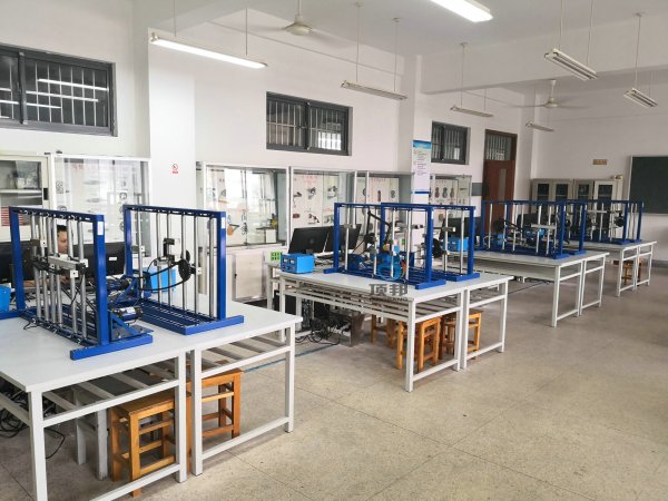 平面機構(gòu)運動設(shè)計分析與測試實驗臺
