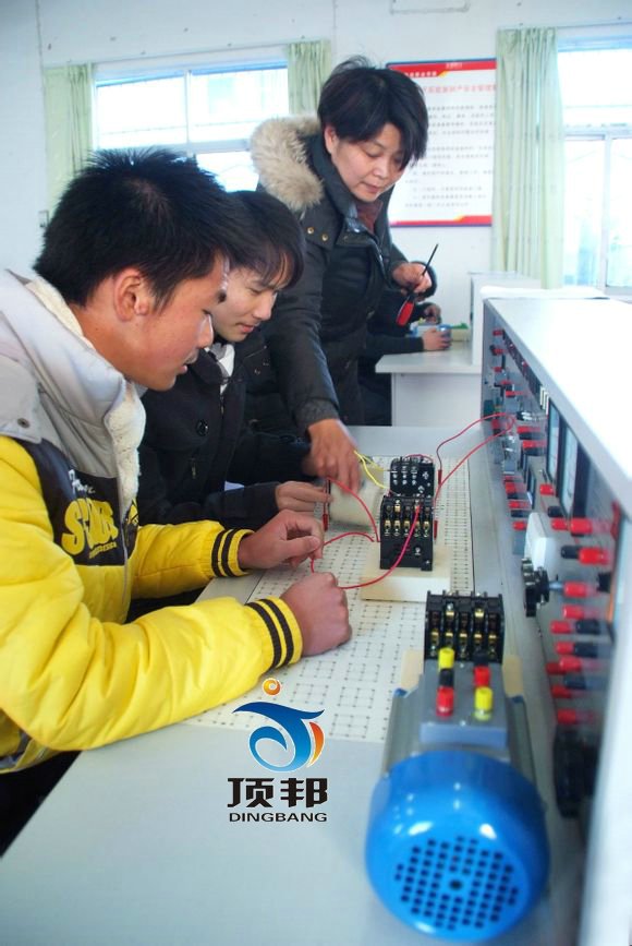 電工.電子實(shí)驗(yàn)室設(shè)備