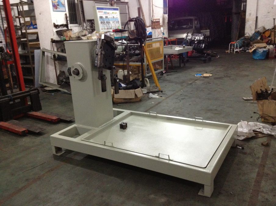 超大型發(fā)動機(jī)翻轉(zhuǎn)架