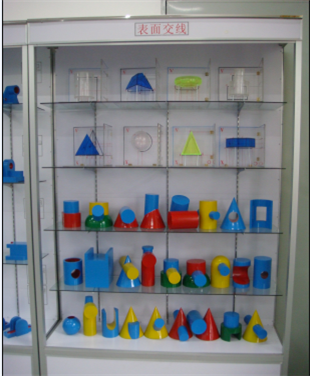 機械制圖陳列柜