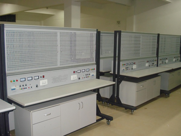 機(jī)床網(wǎng)孔配線實(shí)訓(xùn)臺