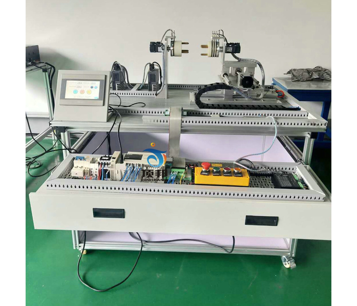 步進(jìn)伺服控制綜合實(shí)訓(xùn)平臺(tái)