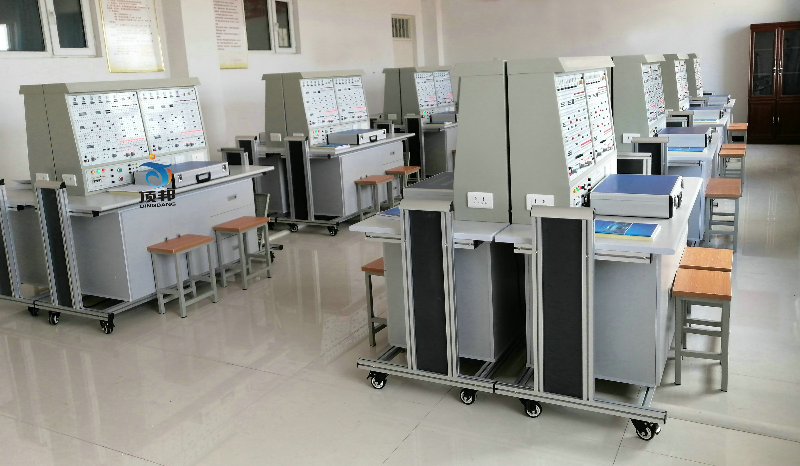 數(shù)字電路實(shí)驗(yàn)裝置