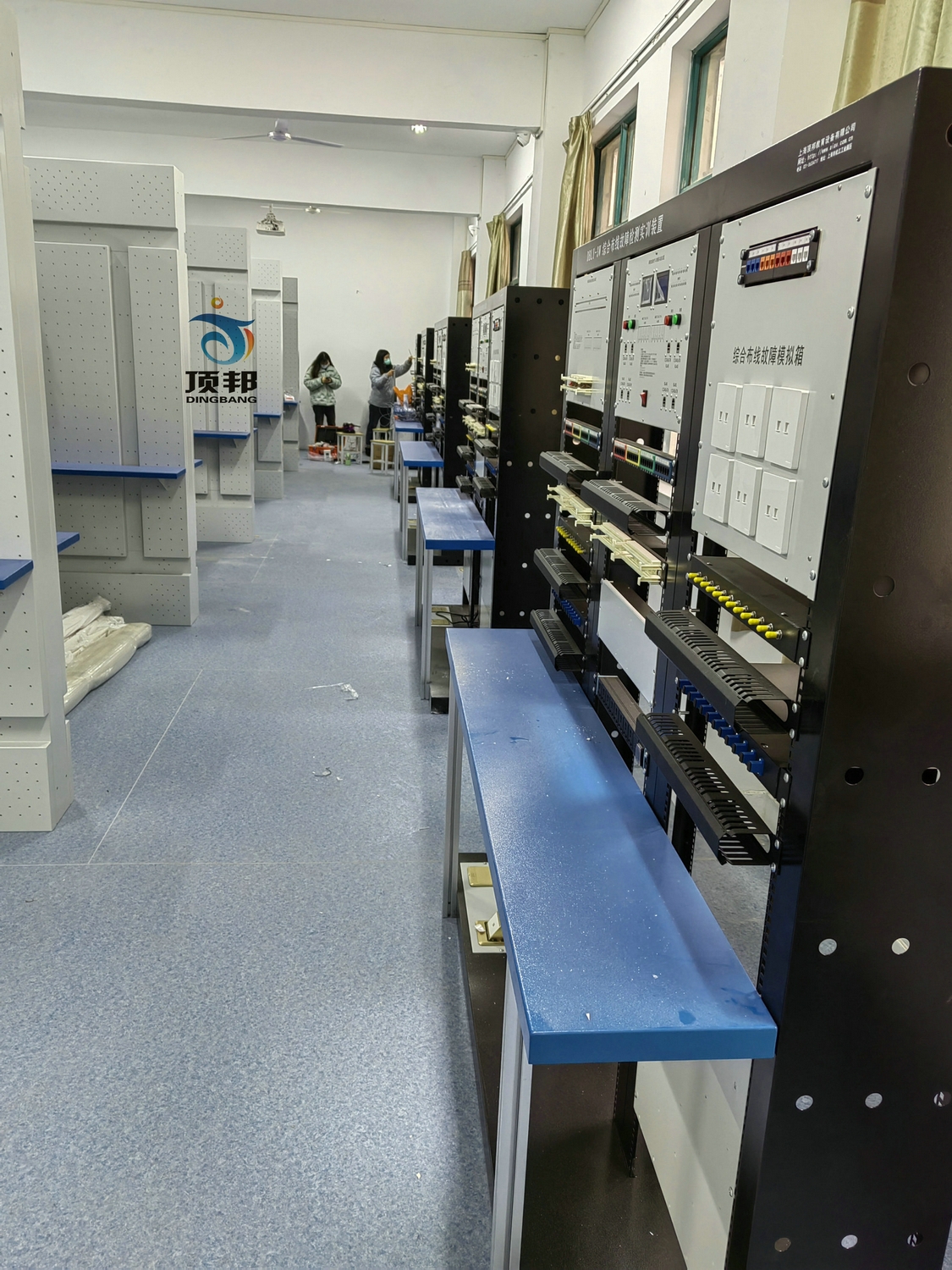 網(wǎng)絡(luò)綜合布線實(shí)訓(xùn)室設(shè)備