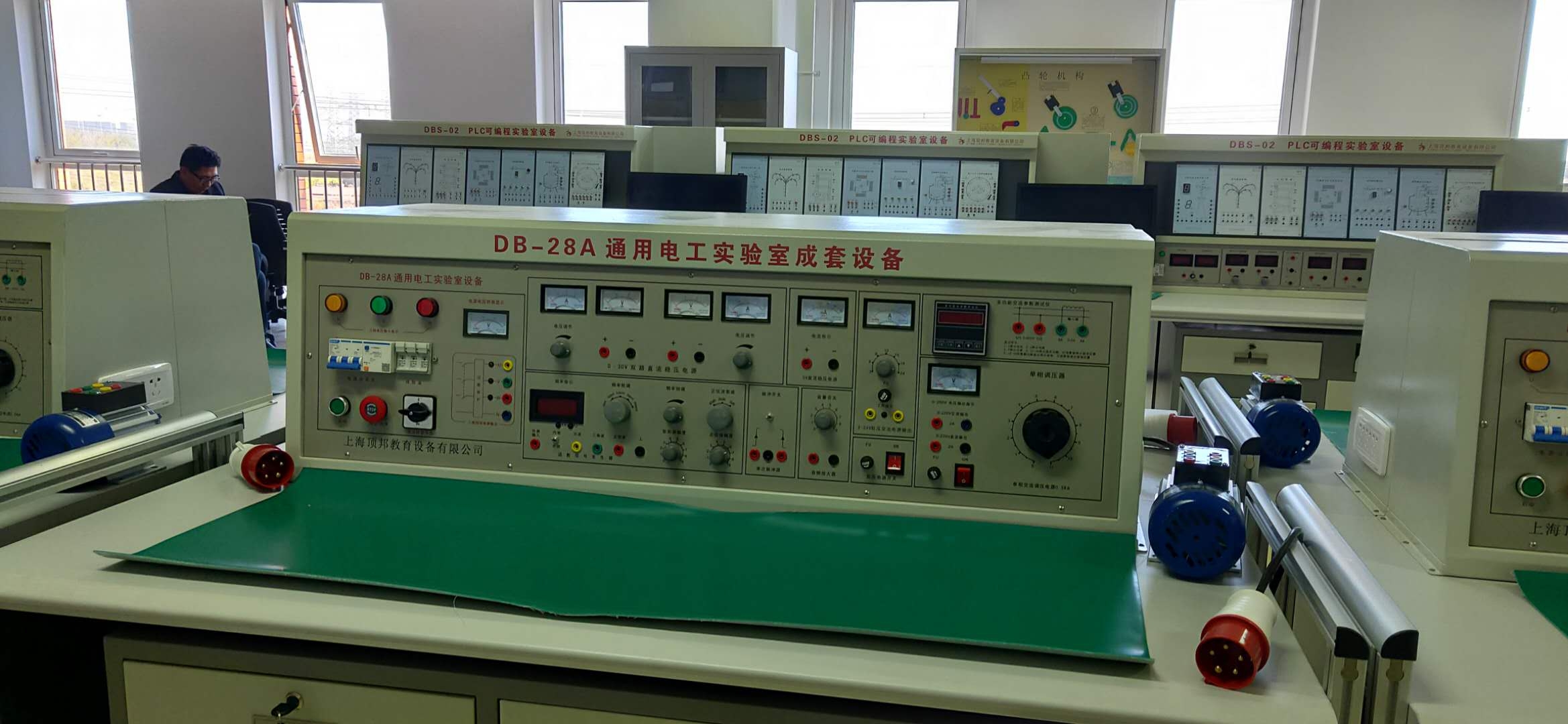 電工技能考核與實(shí)驗(yàn)室成套設(shè)備