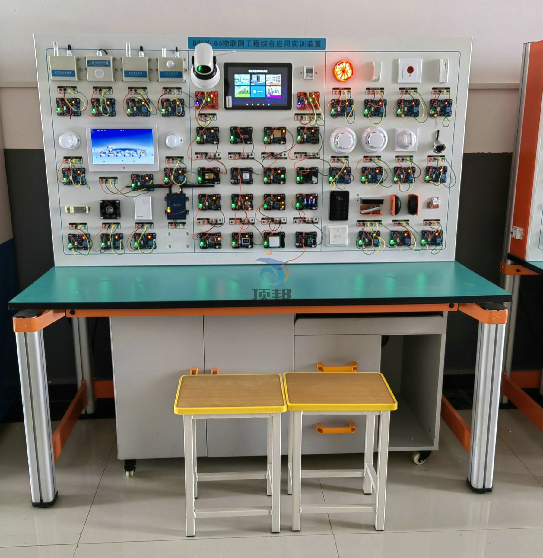 物聯(lián)網(wǎng)工程綜合應(yīng)用實訓(xùn)裝置