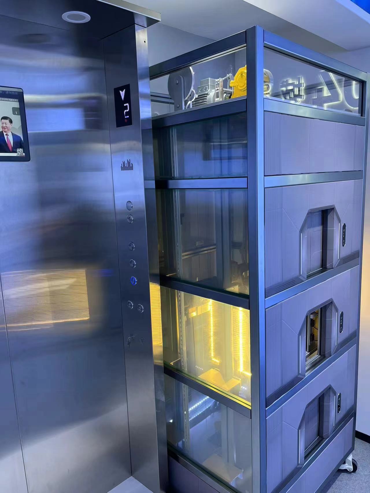 默納克高仿真電梯模型