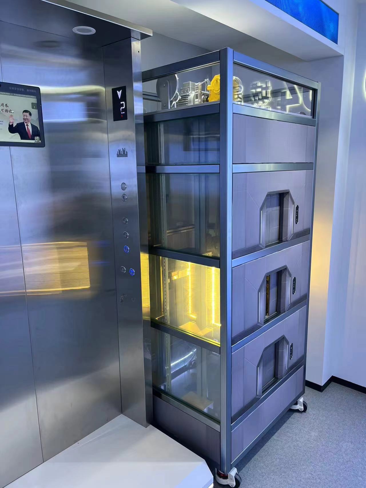 默納克高仿真電梯模型