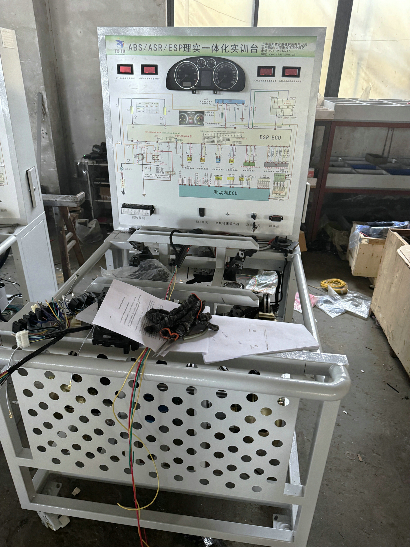ABS/ASR/ESP制動系統(tǒng)實(shí)訓(xùn)臺