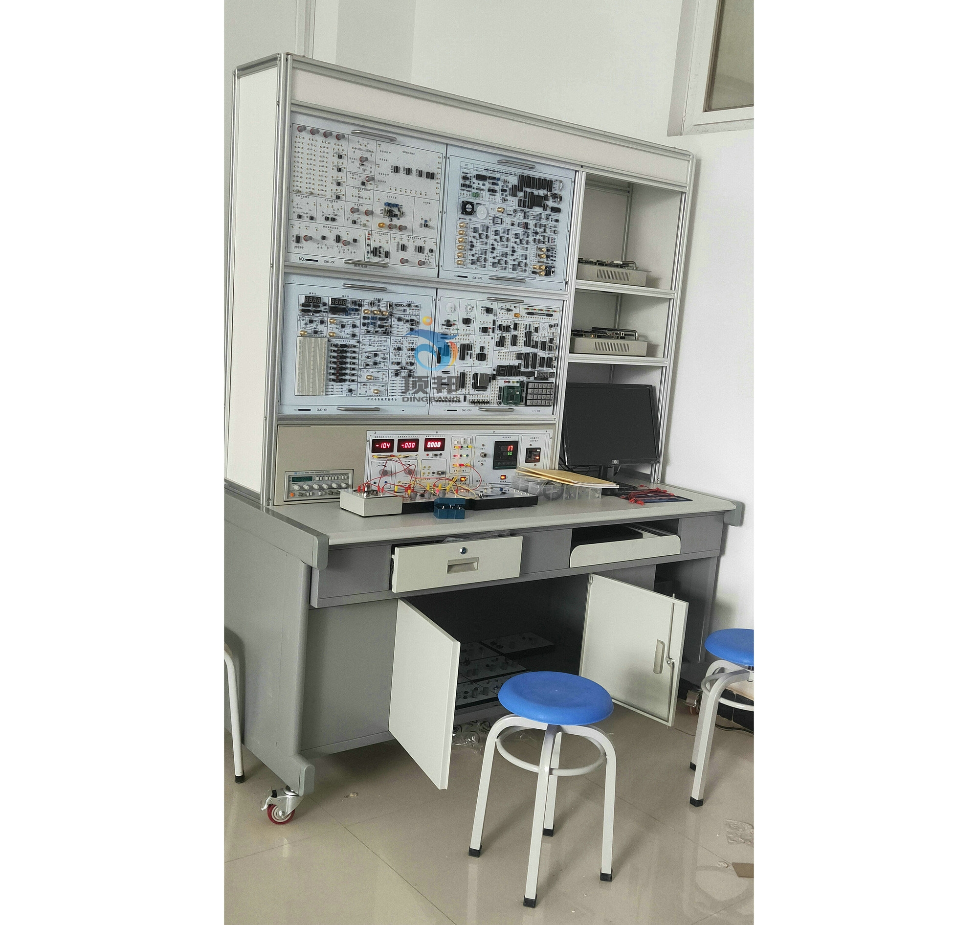 創(chuàng)新型檢測(cè)及控制實(shí)驗(yàn)實(shí)訓(xùn)平臺(tái)