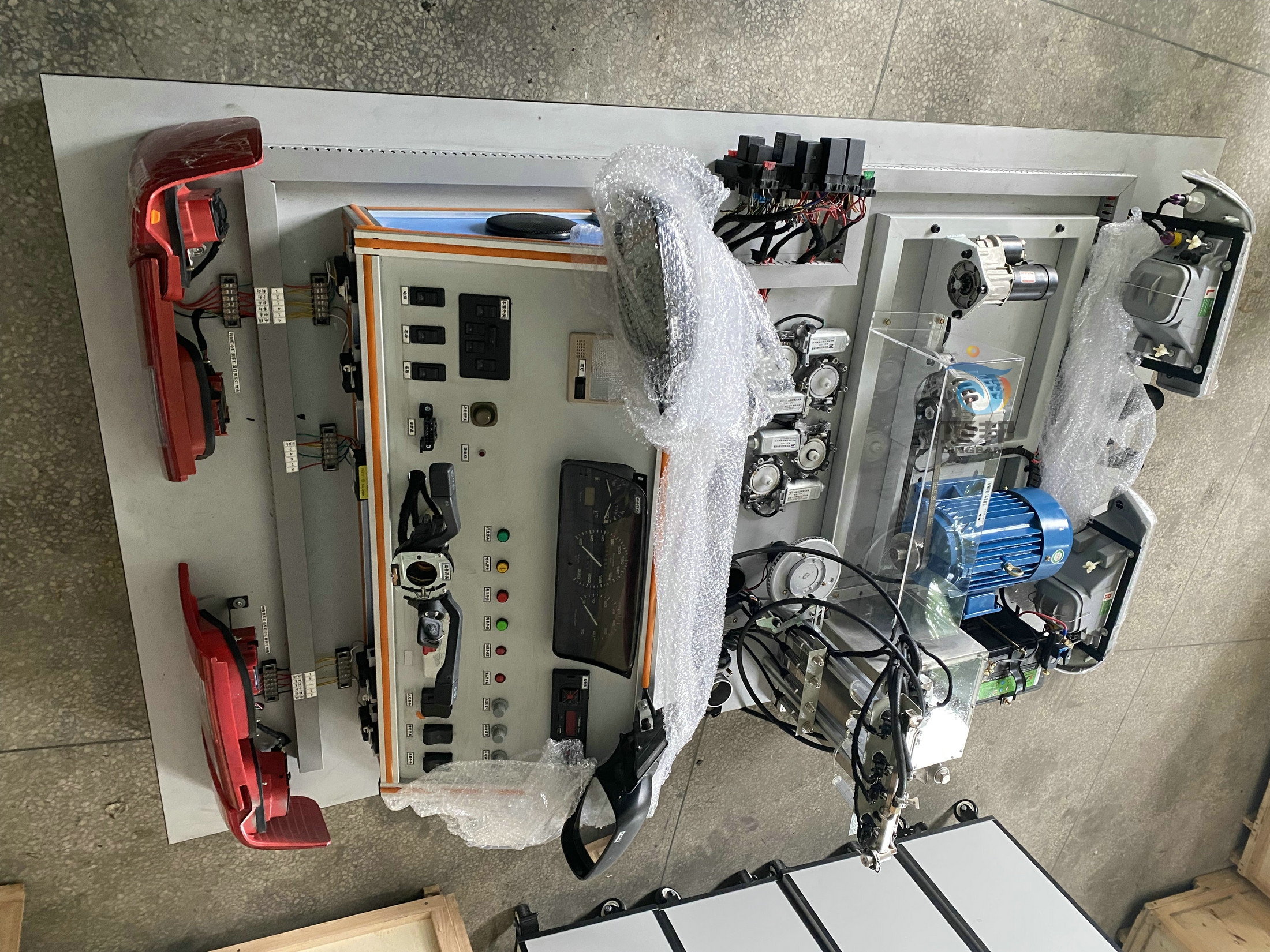 桑塔納2000GSI仿真電路實(shí)驗(yàn)臺(tái)