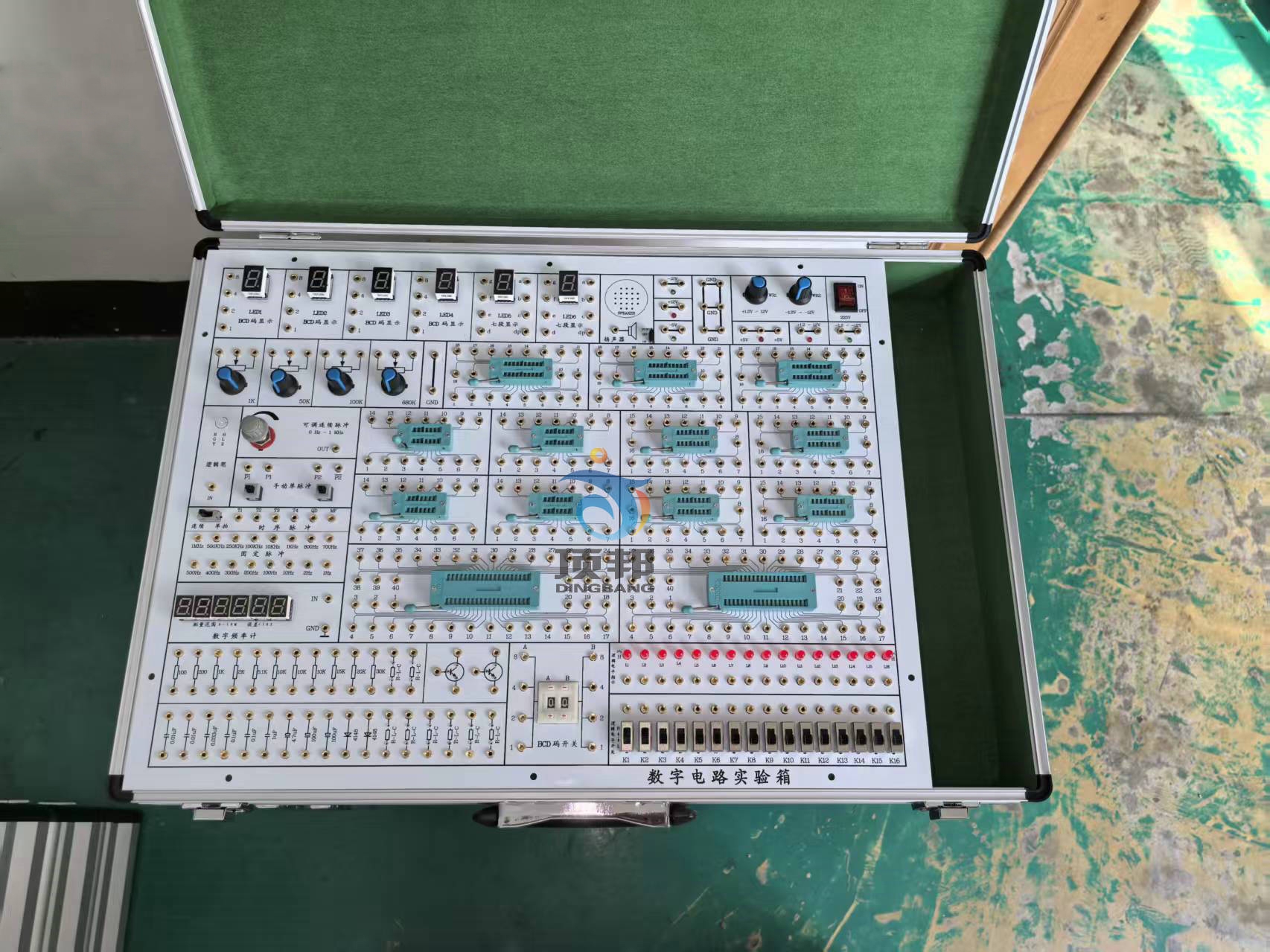 數(shù)字電路實驗箱