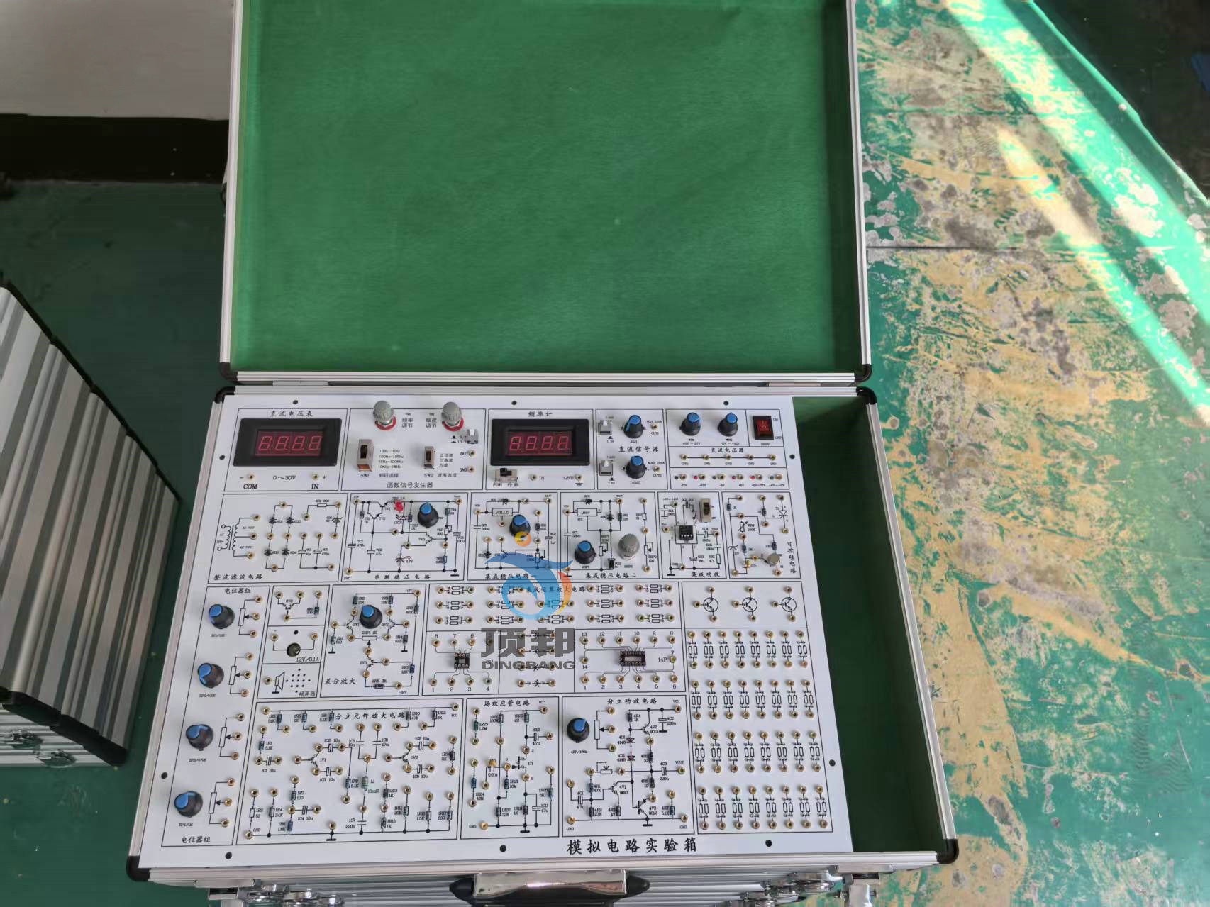 模擬電路實驗箱