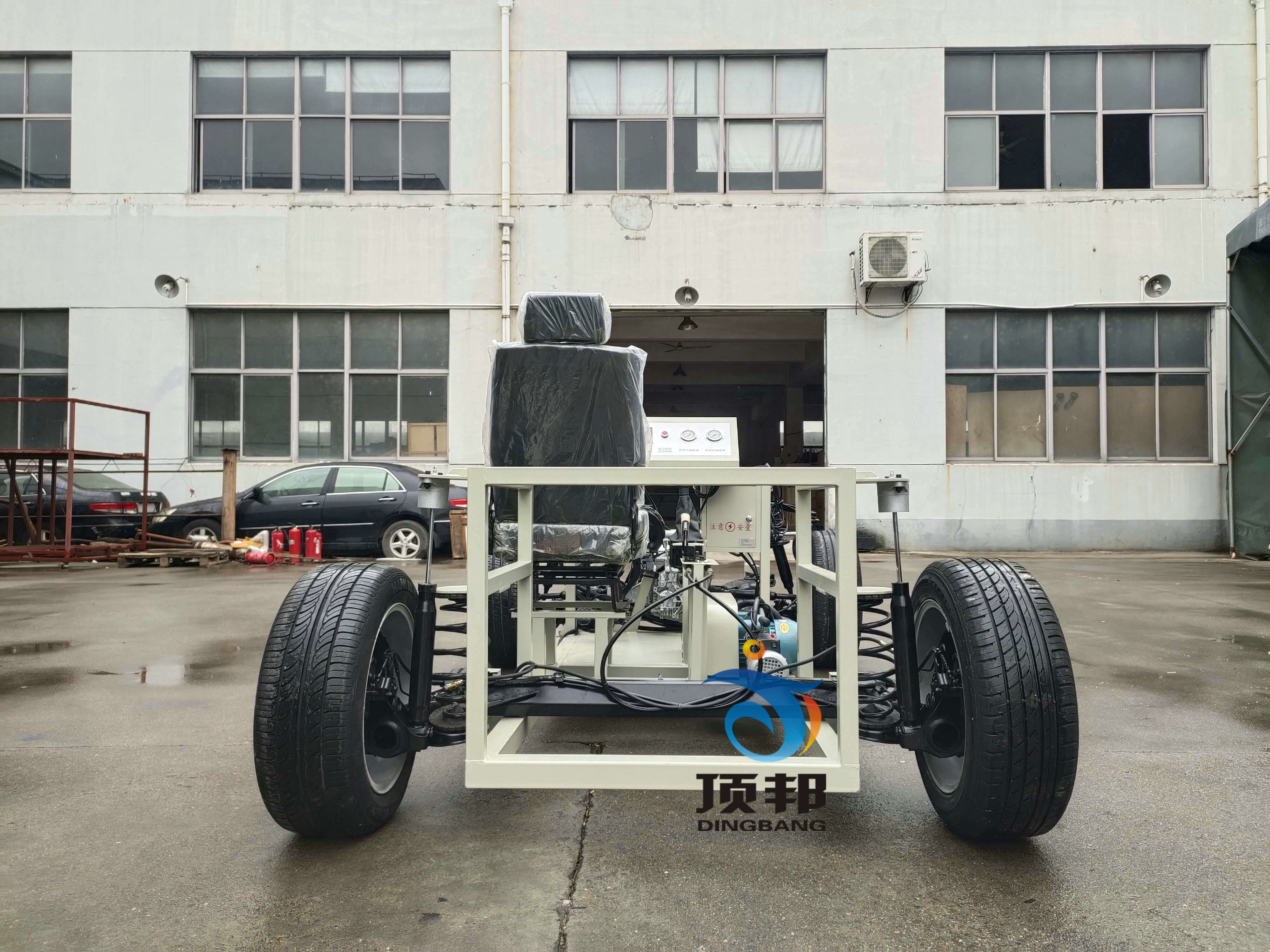 奧迪A6汽車綜合底盤實(shí)訓(xùn)臺(tái)