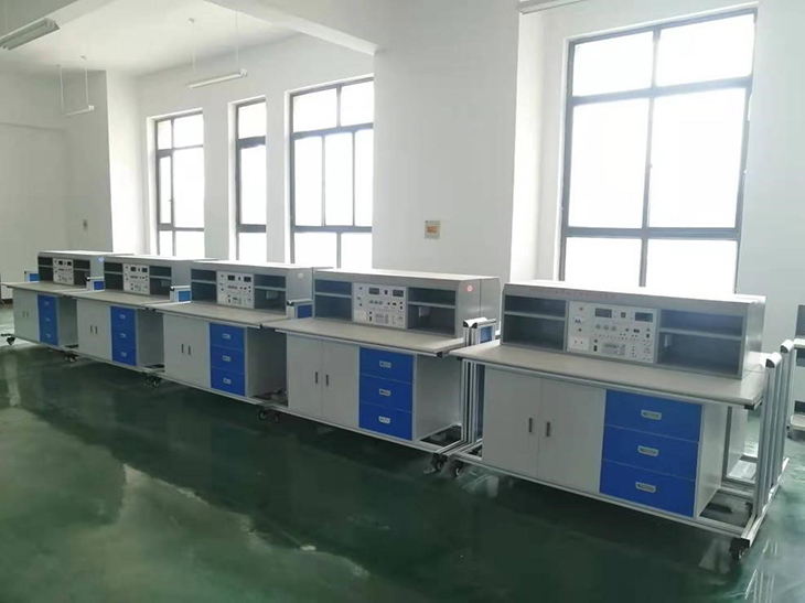 電子技術(shù)綜合實驗臺