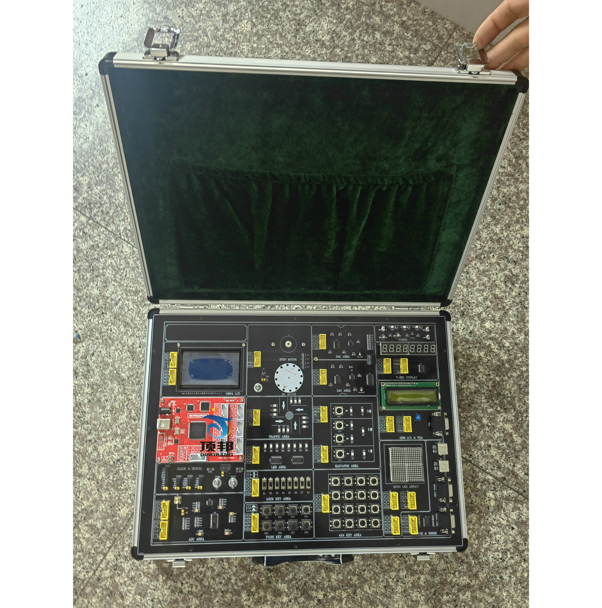 電子系統(tǒng)設(shè)計(jì)實(shí)驗(yàn)開發(fā)平臺(tái)(圖2) FPGA實(shí)驗(yàn)教學(xué)系統(tǒng)